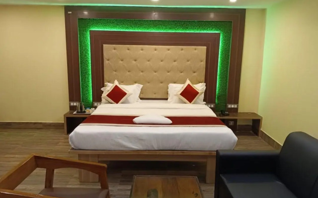 Sapphire Plaza