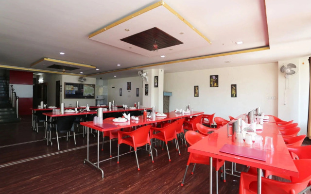 Hotel Saket By OYO Rooms