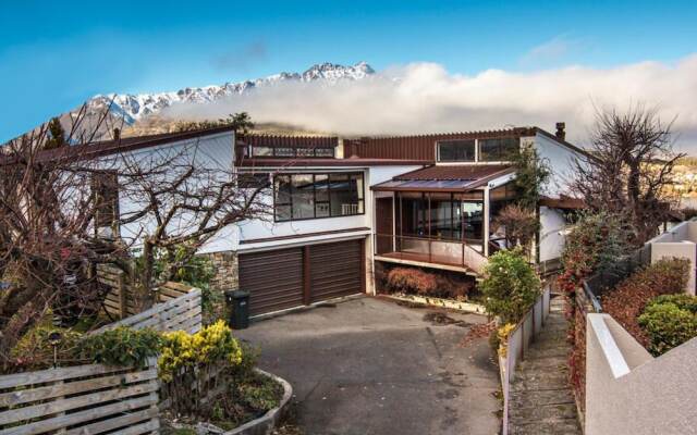 Earnslaw Villa with Lake View