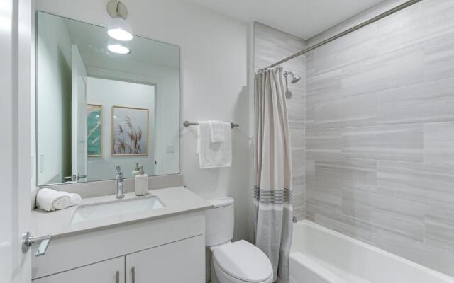 All-New, Waterfront Condo in Downtown Sarasota!