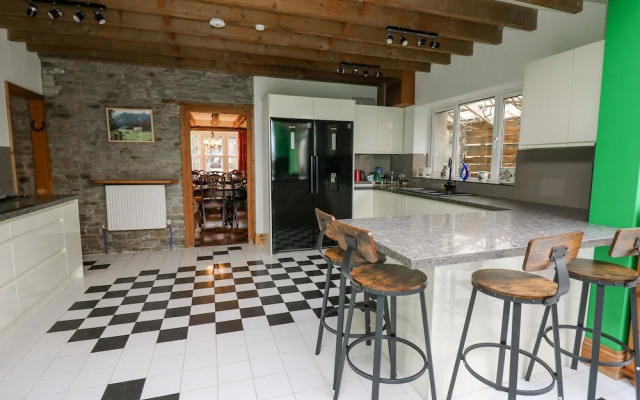 Cringoed House