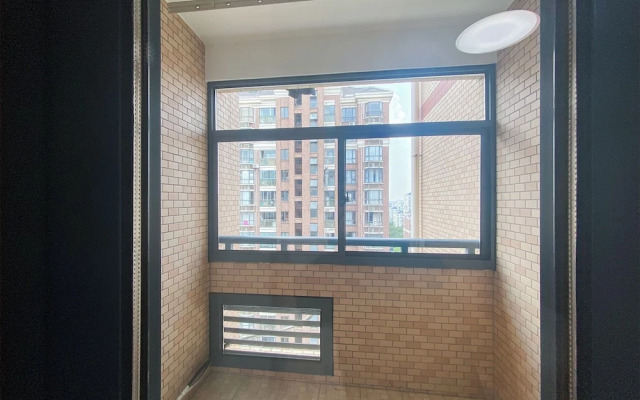 Tyms 2BR with kitchen 5min to Line2