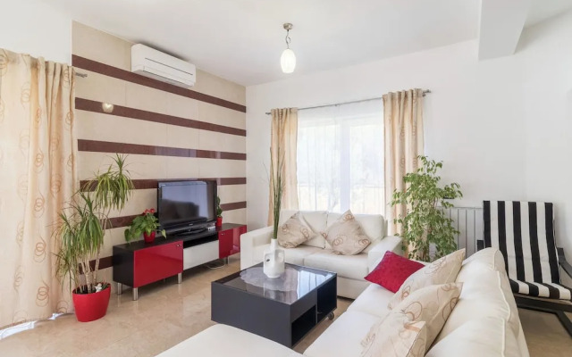 Villa in Pula With Swimming Pool