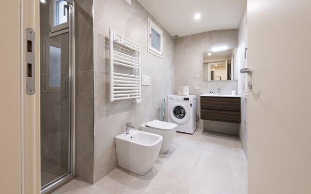 Mercato Contemporary Apartment by Mmega