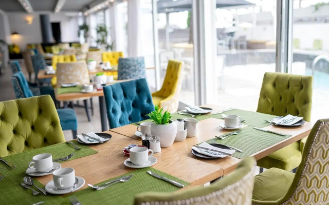 Peninsula All-Suite Hotel by Dream Resorts