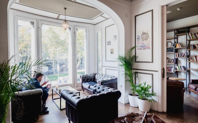 Casa Gracia Barcelona - Hostel