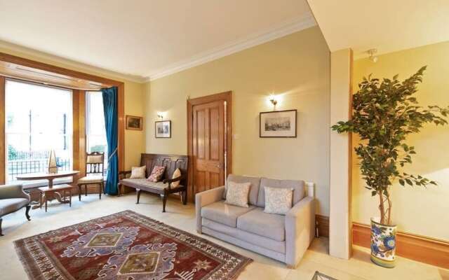 Special Offer- 5 bed Victorian in Zone2