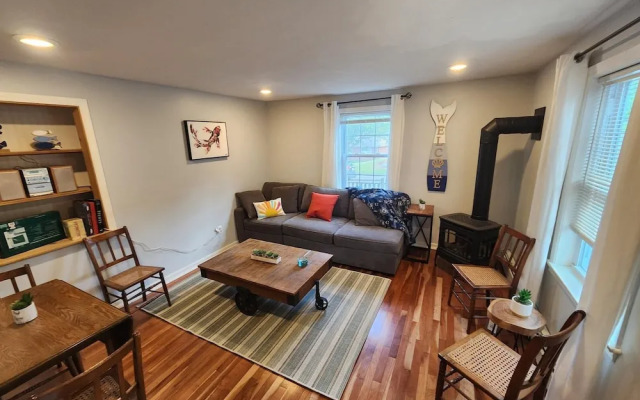 Marblehead Oasis 3 Bedroom Townhouse by RedAwning
