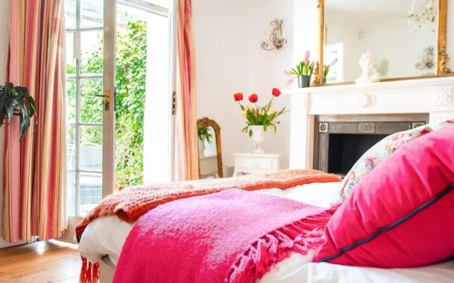 Beautiful 5 Bedroom Regency House / Pets Welcome