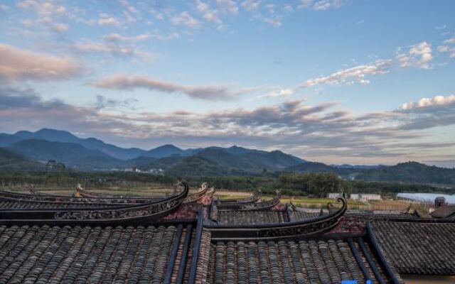 Deng Stone House Pastoral Resort