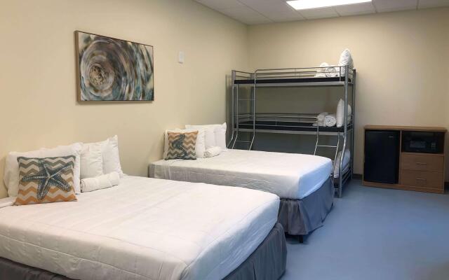 Travelodge by Wyndham Panama City Beach / Beachfront