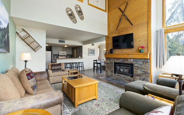 1607 Quicksilver 2 Bedroom Condo by RedAwning