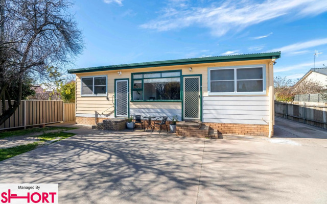 Paddington Villa 1 - Free Wi-fi, Netflix