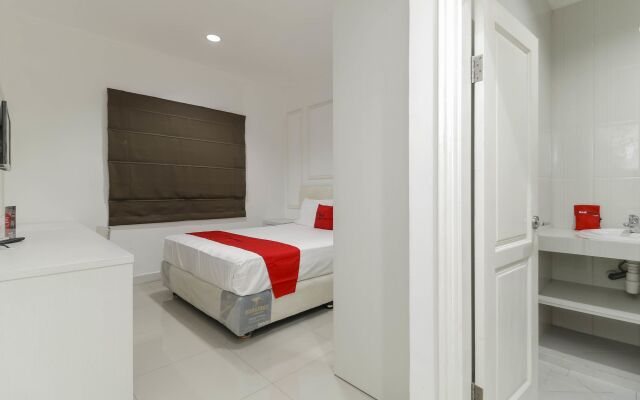 RedDoorz Plus @ Setiabudi Barat