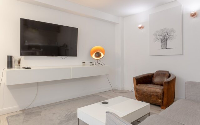 Modern 1 Bedroom Apartment in Notting Hill