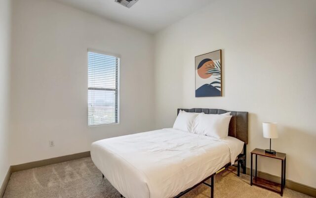 TWO Modern CozySuites at Town Lake