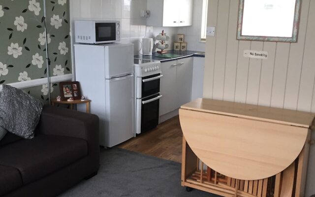 2 bed dog Friendly Chalet on Sunbeach Scratby