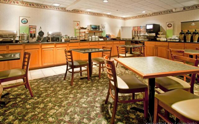 Country Inn & Suites by Radisson, Fairborn South, OH