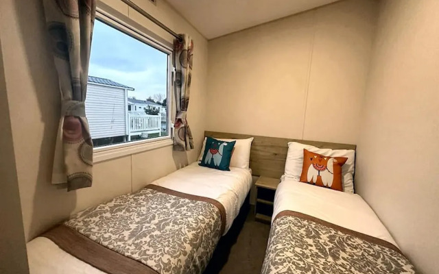 Forget-me-not Stays Holiday Caravan- 3 Bedrooms