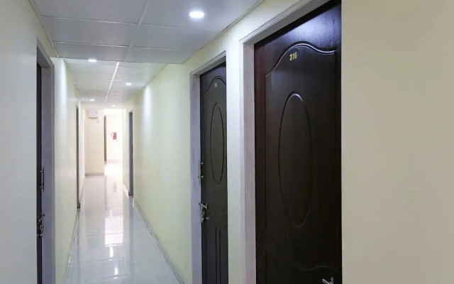 Hotel Mona Palace By OYO Rooms