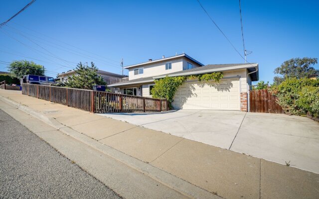 Seaside Home w/ Hot Tub & Patio: Close to Beaches!