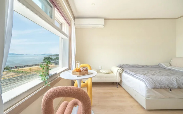 Yeosu Canada meo Village pet Pension