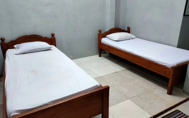 Hotel Keluarga Mekar Jaya Syariah Near UNS Solo