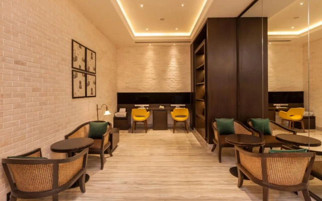Lemon Tree Premier City Center Pune