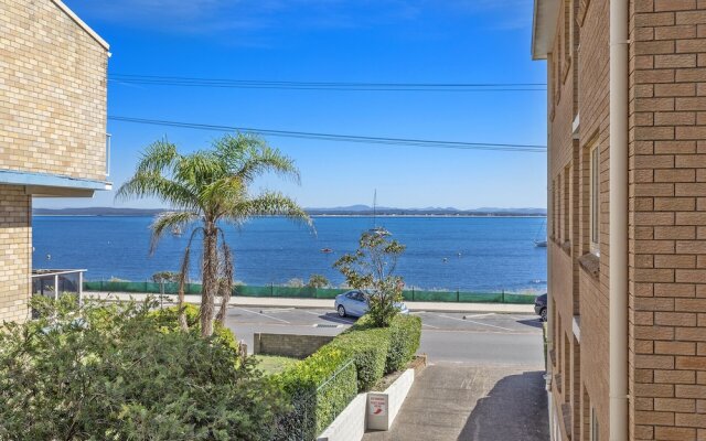 South Pacific Unit 6 Amazing unit opposite the beach.