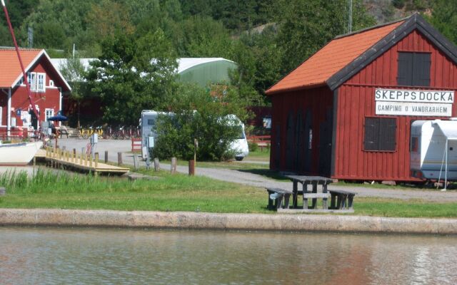 Skeppsdockans Camping & Vandrarhem