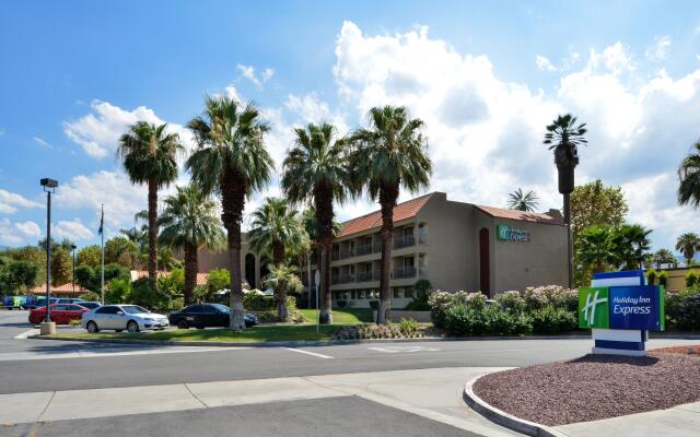 Holiday Inn Express Palm-Desert, an IHG Hotel