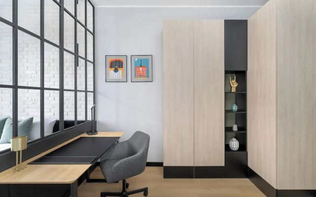 Poznan Apartment With Desk by Renters