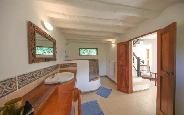 Kinasi Lodge