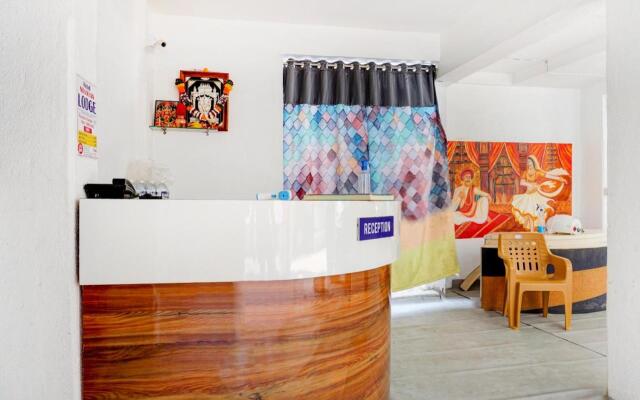 OYO 81205 Hotel Manikyaa