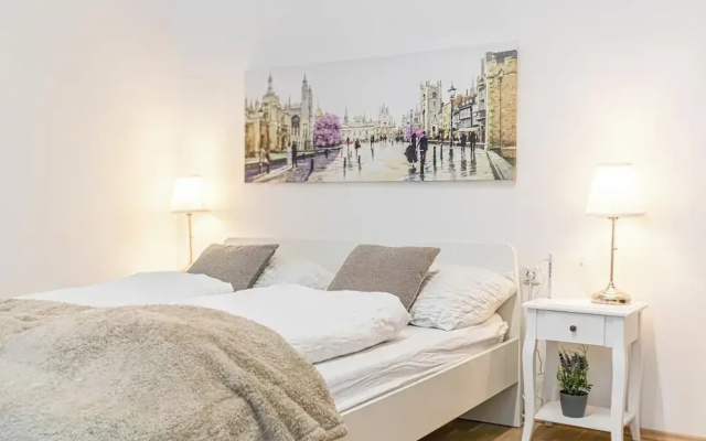 1BR Apt Near Westbahnhof Station