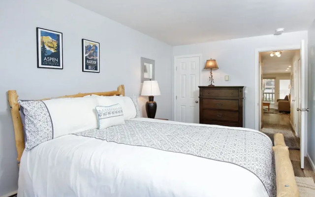 Timber Ridge Unit 2e 1 Bedroom Condo by RedAwning