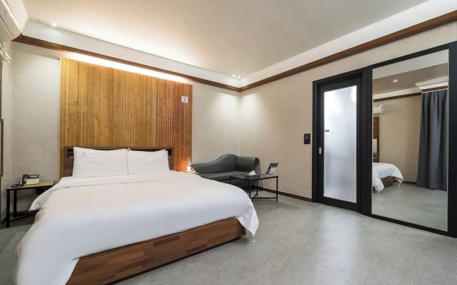 SKYHOTEL