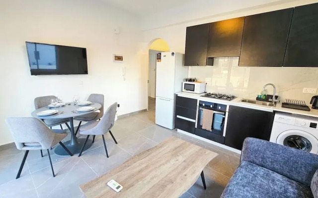 La Magenta Apartments