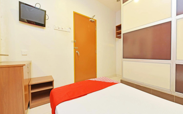 OYO 582 Hotel Walk Inn