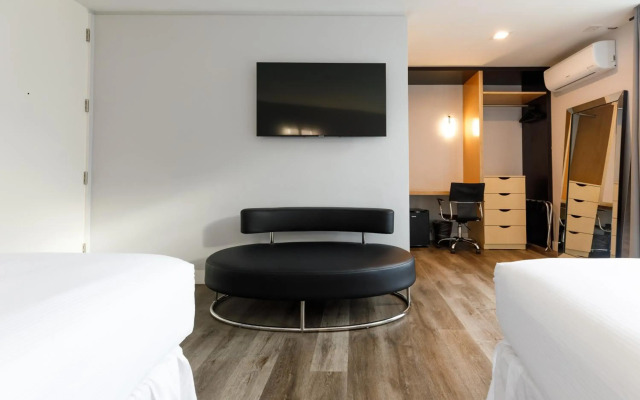 Park Plaza Lodge Hotel