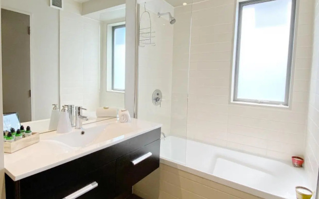 Tekau - Modern holiday apartment with lakeview