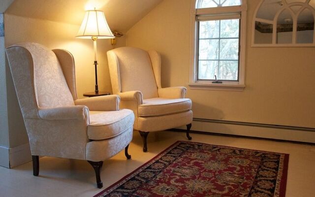 Historic Jacob Hill Inn