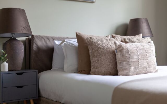 5 Bed Apartment in Clapham