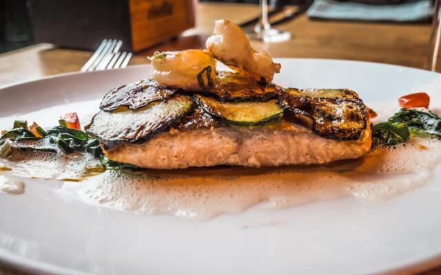 Hotel Cafe Restaurant 't Raedhus