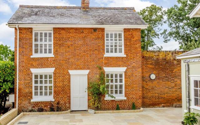 Toppesfield Hall Luxury Cottage With Hot Tub