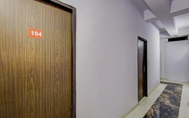 OYO Flagship 80478C Yadav Residency