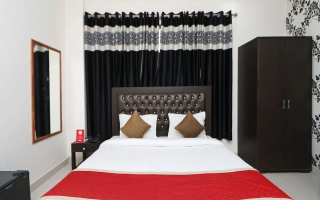 Gold Star Suits By OYO Rooms