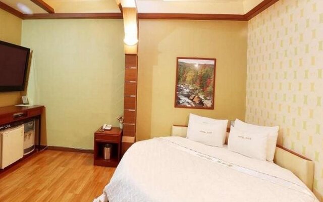 Freezone Motel
