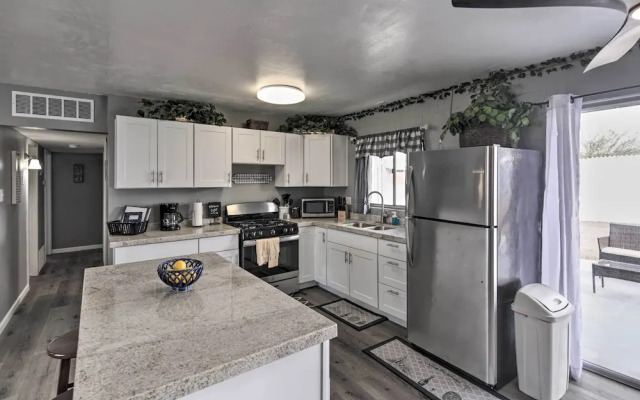 Centrally Located Gem With Laughlin Strip Views!