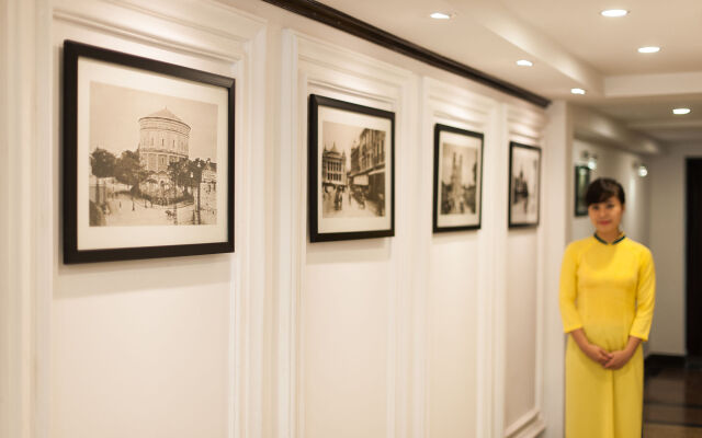 Le Foyer Hotel